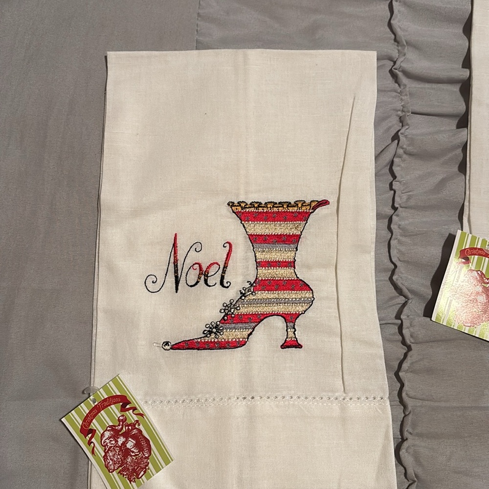 Christmas Tea Towels (4) - Picture 3 of 5